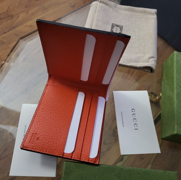 Authentic Gucci G Logo Wallet - Picture 5 of 8